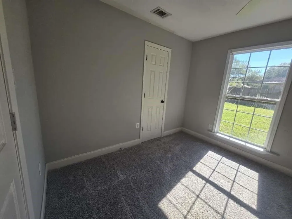 2410 Daffodil Street Highlands, TX 77562