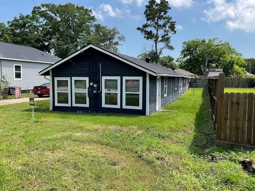 4711 3rd Street Bacliff, TX 77518
