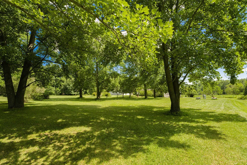 1936 E Clear Lake Road Buchanan, MI 49107