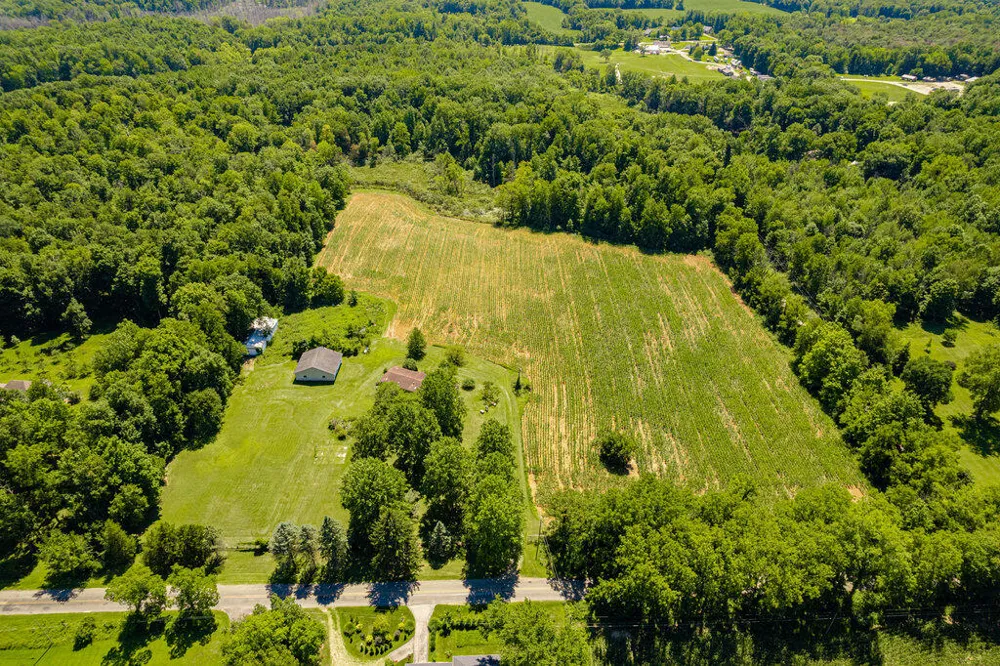 1936 E Clear Lake Road Buchanan, MI 49107