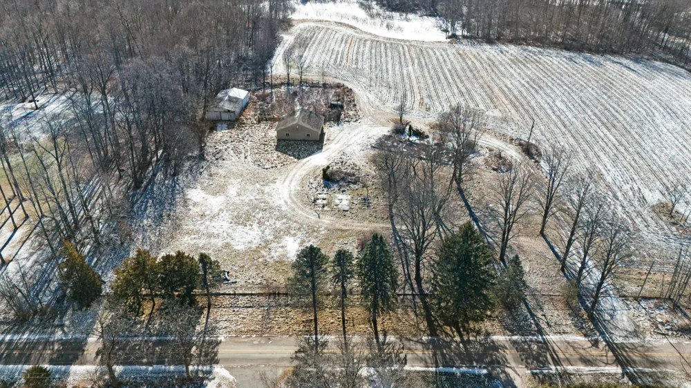 1936 E Clear Lake Road Buchanan, MI 49107