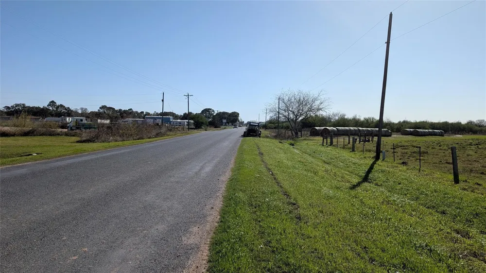 S Meadow Lane El Campo, TX 77437