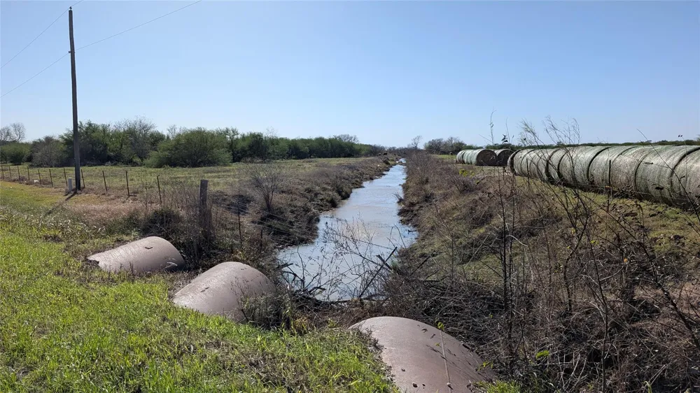 S Meadow Lane El Campo, TX 77437