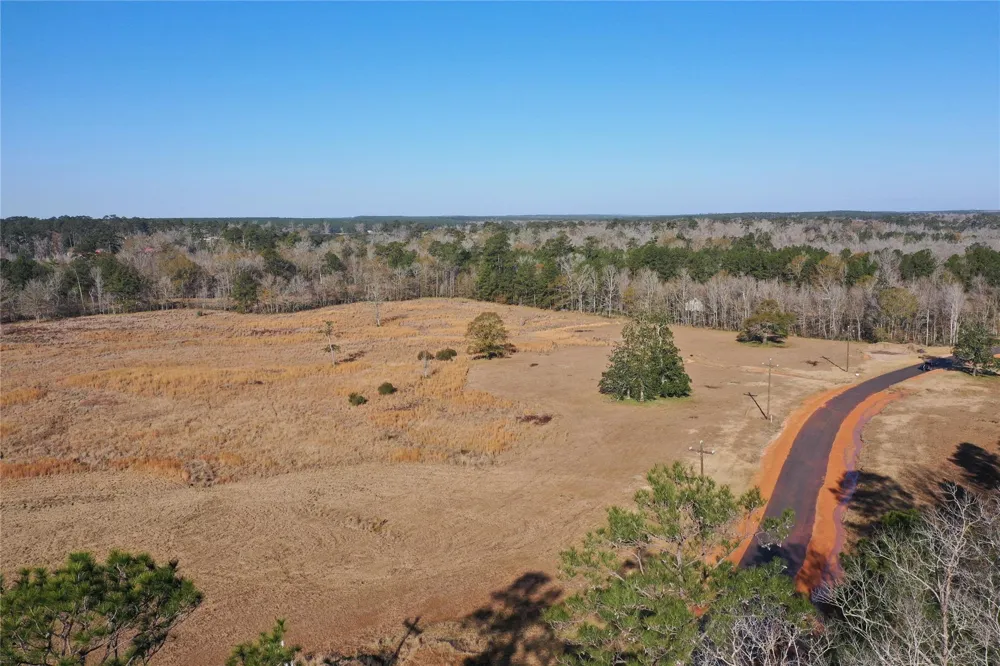 Lakeland Hillister, TX 77624