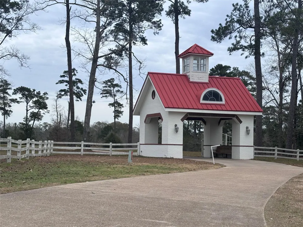 Lakeland Hillister, TX 77624