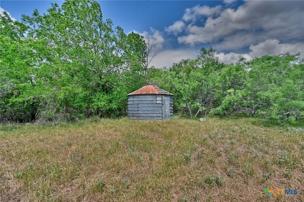 1589 Jeddo Road Rosanky, TX 78953