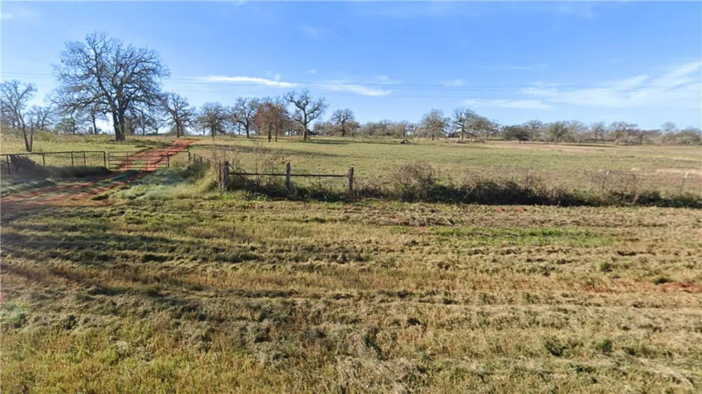 9912 FM 1681 Nixon, TX 78140
