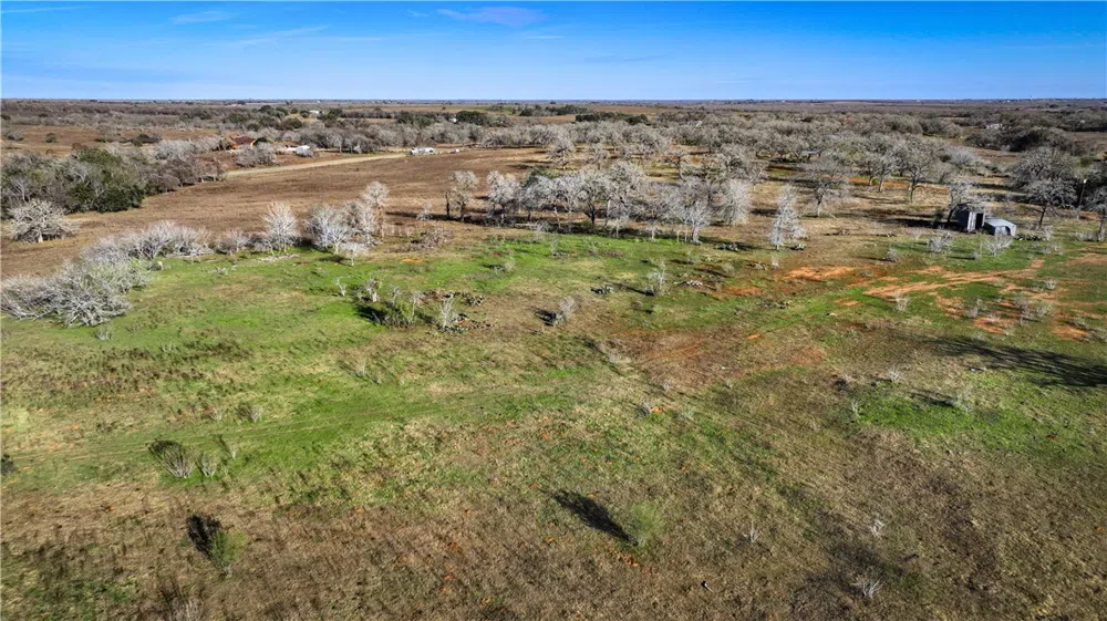 9912 FM 1681 Nixon, TX 78140