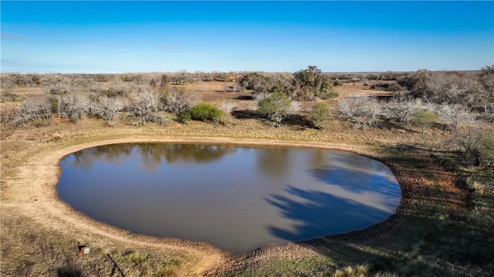 9912 FM 1681 Nixon, TX 78140