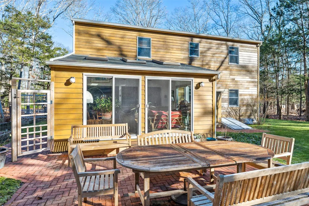 34 Underwood Drive East Hampton, NY 11937
