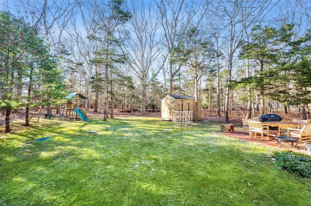 34 Underwood Drive East Hampton, NY 11937