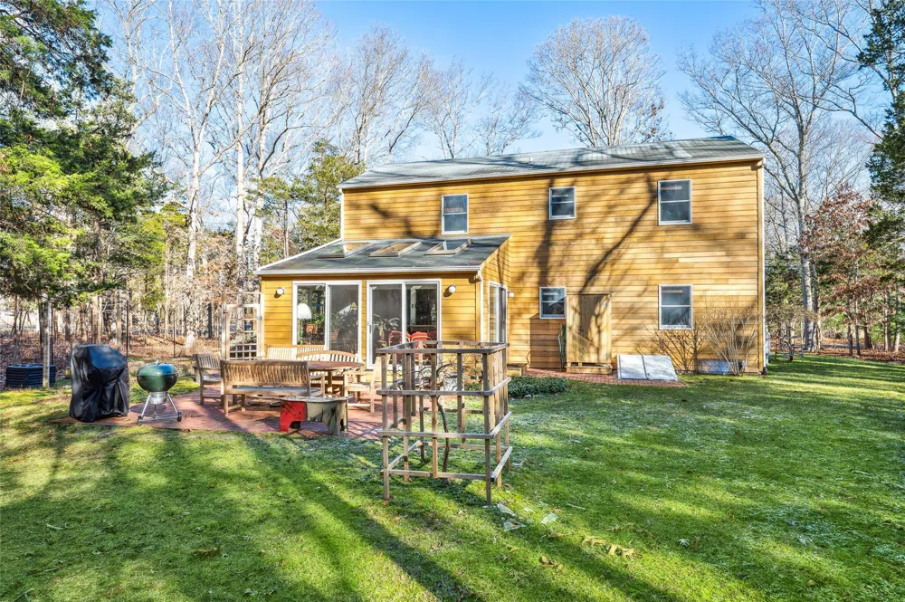 34 Underwood Drive East Hampton, NY 11937