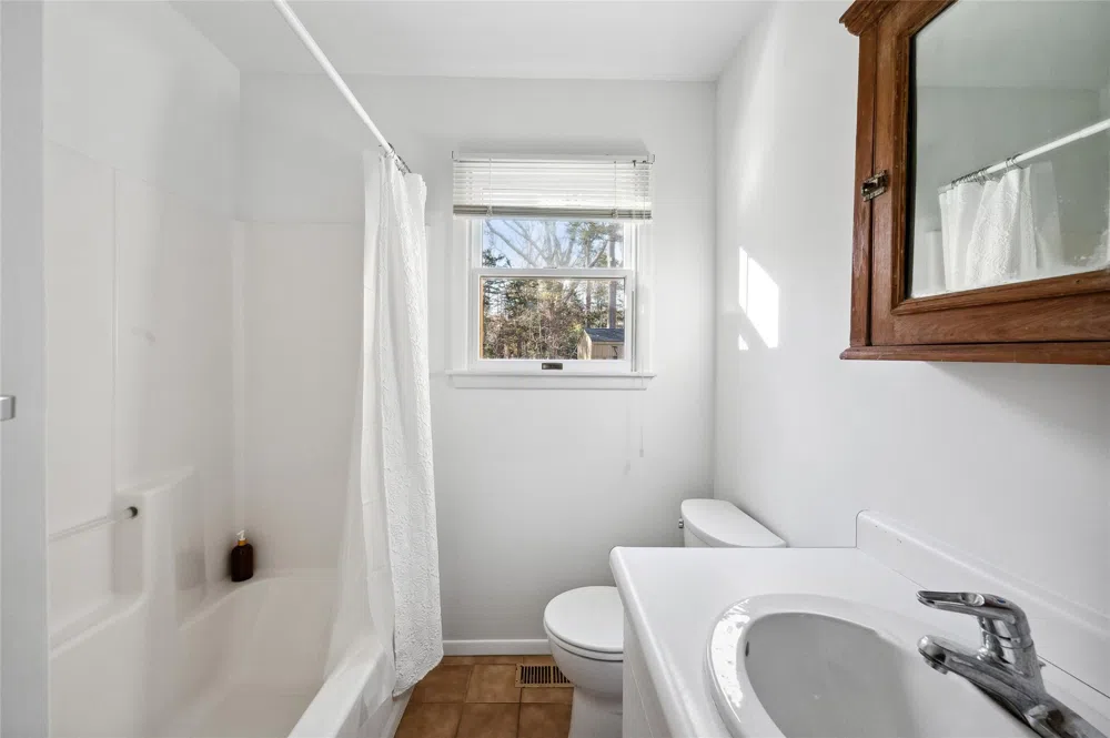 34 Underwood Drive East Hampton, NY 11937