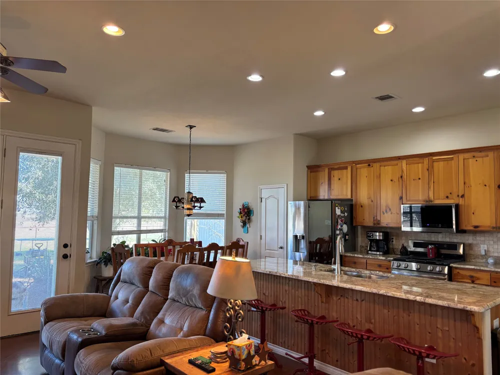 2401 County Road 130 Hutto, TX 78634