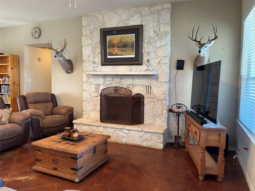 2401 County Road 130 Hutto, TX 78634