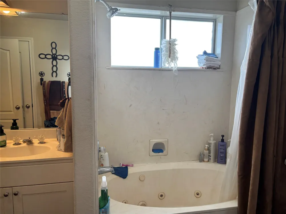 2401 County Road 130 Hutto, TX 78634