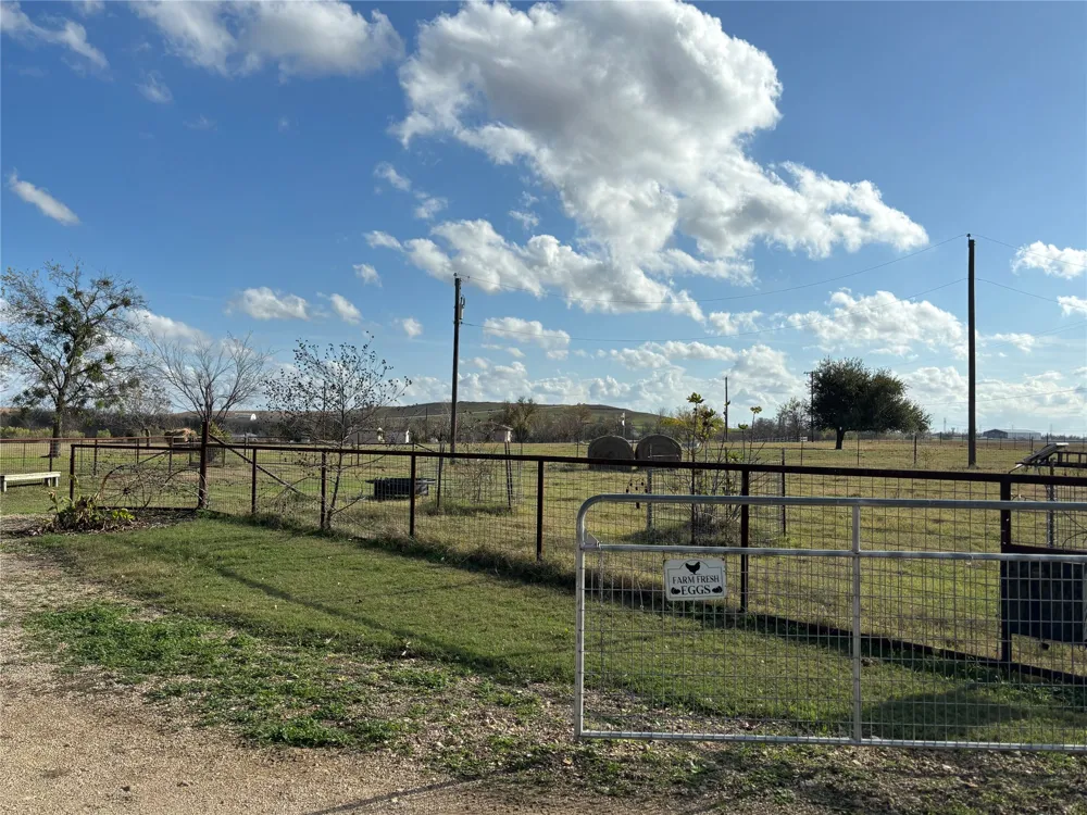2401 County Road 130 Hutto, TX 78634