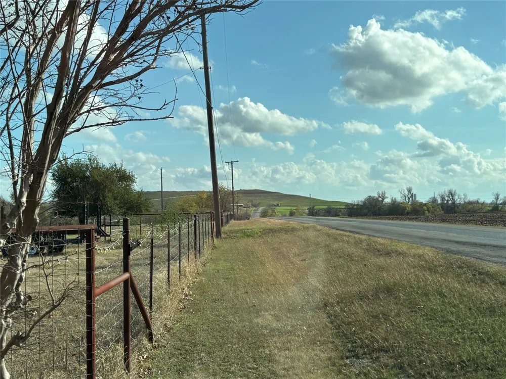2401 County Road 130 Hutto, TX 78634