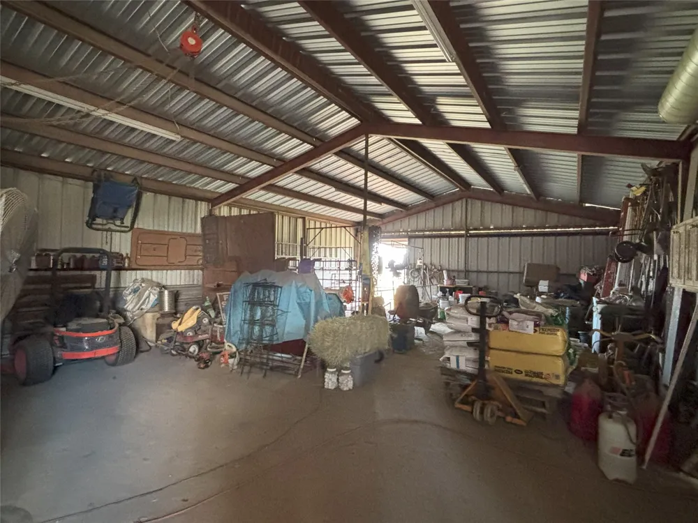 2401 County Road 130 Hutto, TX 78634