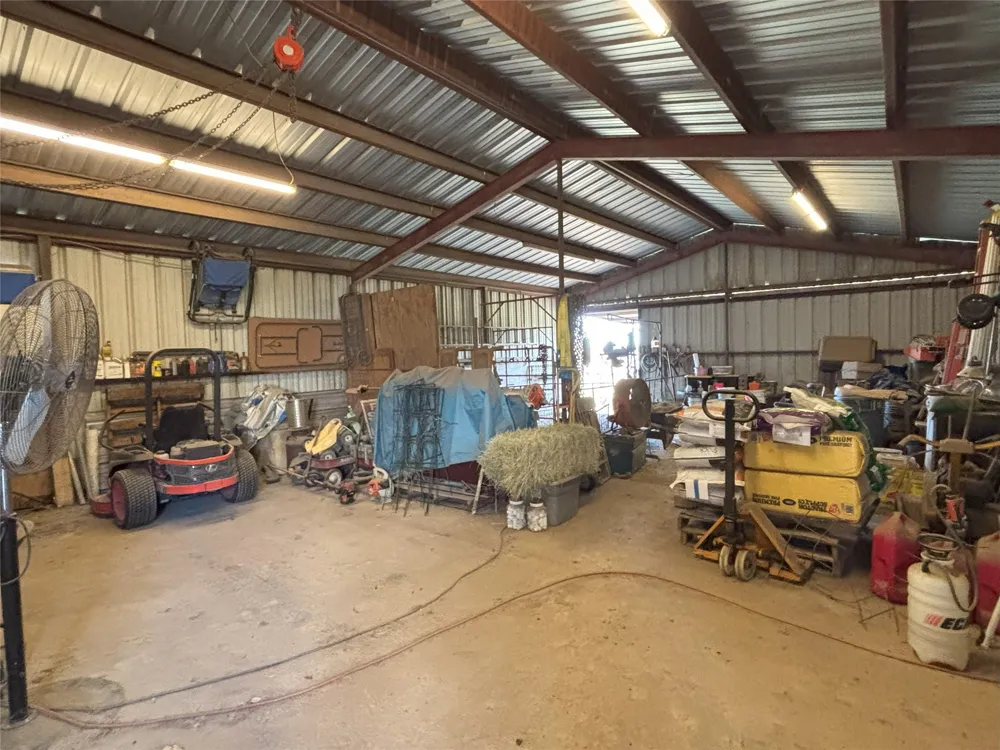 2401 County Road 130 Hutto, TX 78634