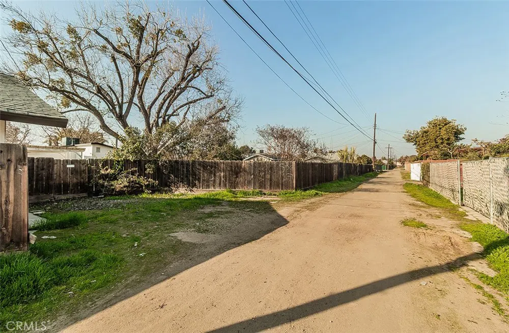 836 12th Street Orange Cove, CA 93646