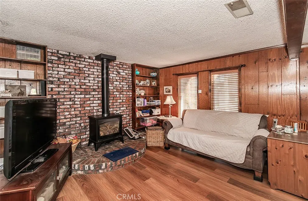 836 12th Street Orange Cove, CA 93646