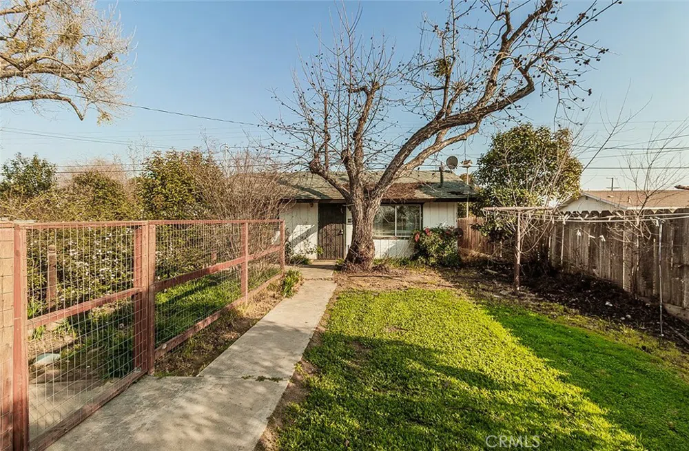 836 12th Street Orange Cove, CA 93646