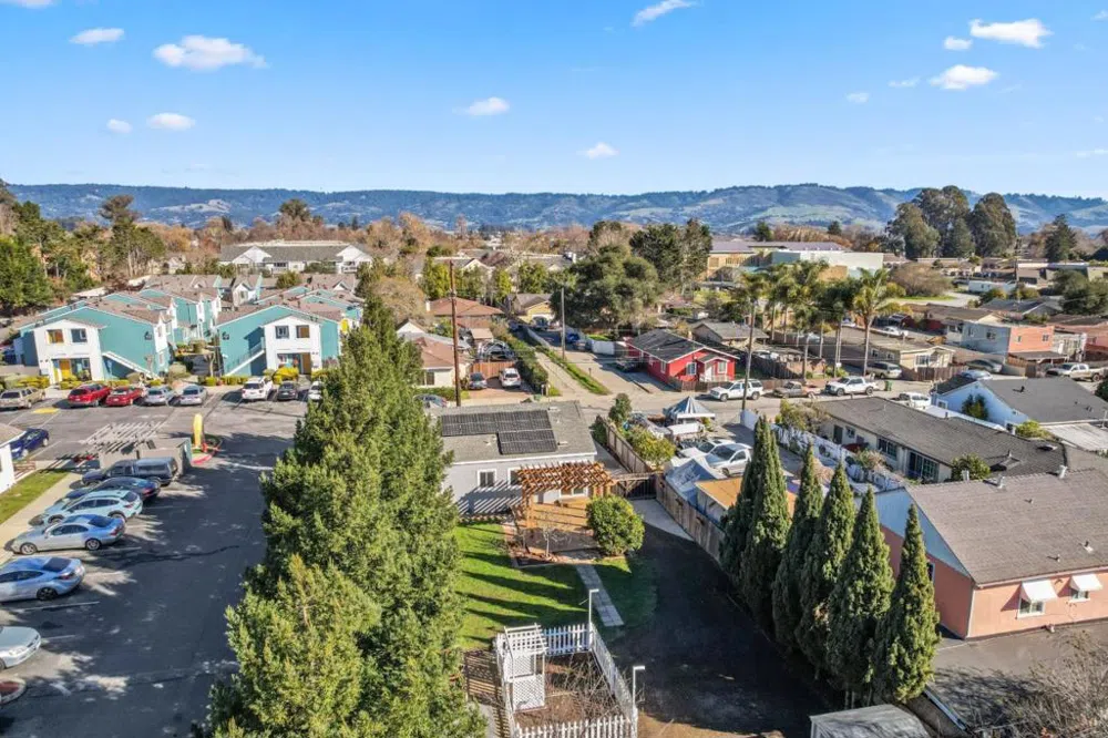 33 Stewart Avenue Freedom, CA 95019