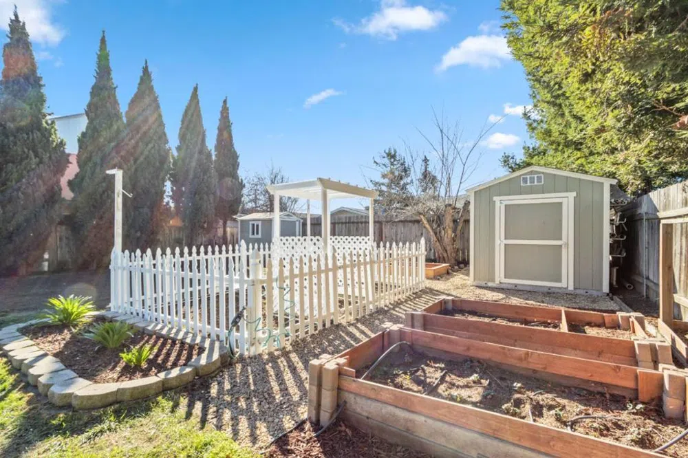 33 Stewart Avenue Freedom, CA 95019