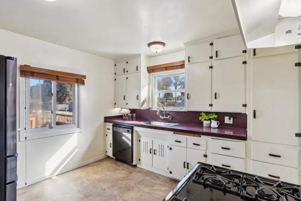 33 Stewart Avenue Freedom, CA 95019