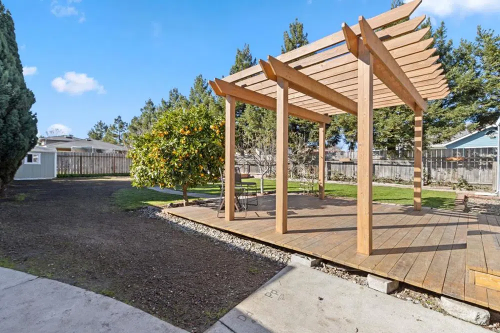 33 Stewart Avenue Freedom, CA 95019