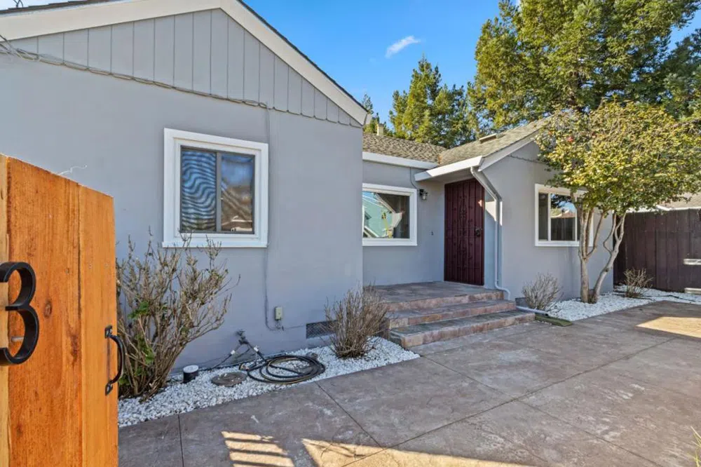 33 Stewart Avenue Freedom, CA 95019