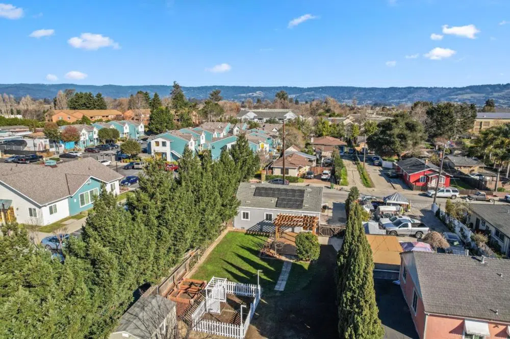 33 Stewart Avenue Freedom, CA 95019