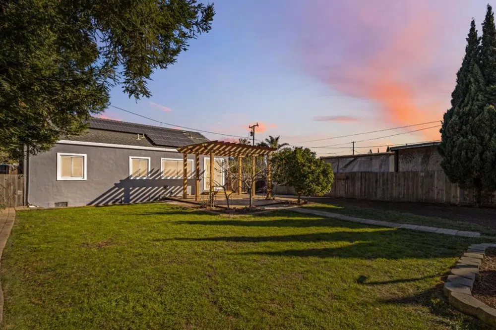 33 Stewart Avenue Freedom, CA 95019