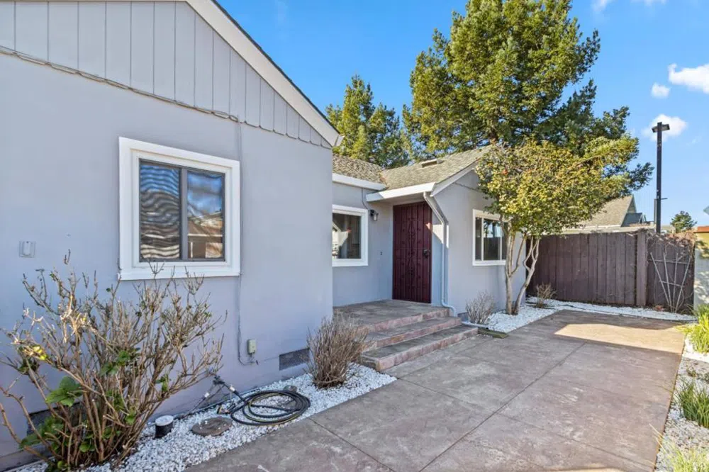 33 Stewart Avenue Freedom, CA 95019