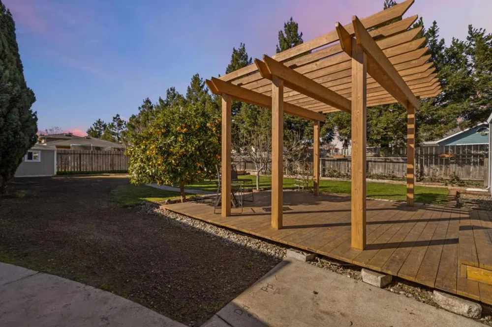 33 Stewart Avenue Freedom, CA 95019