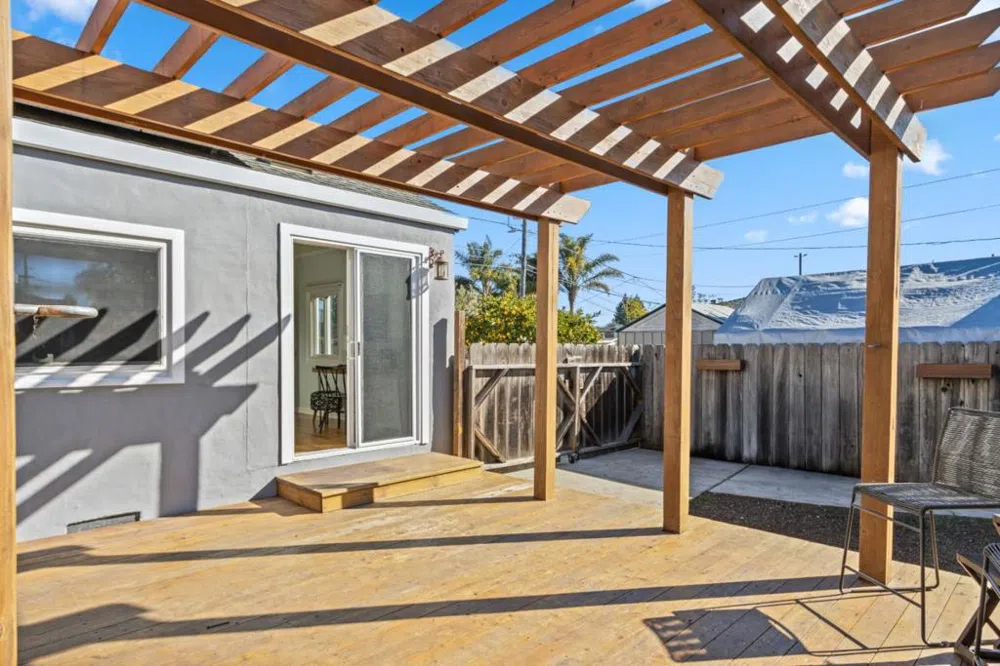33 Stewart Avenue Freedom, CA 95019