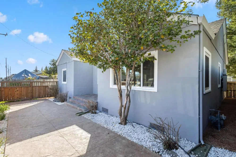 33 Stewart Avenue Freedom, CA 95019