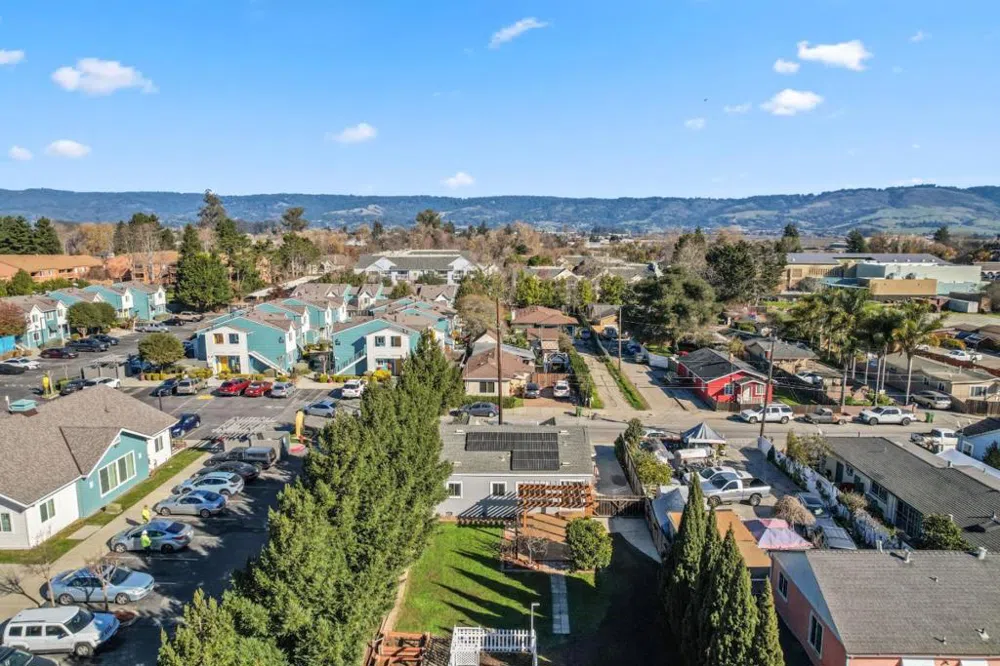 33 Stewart Avenue Freedom, CA 95019