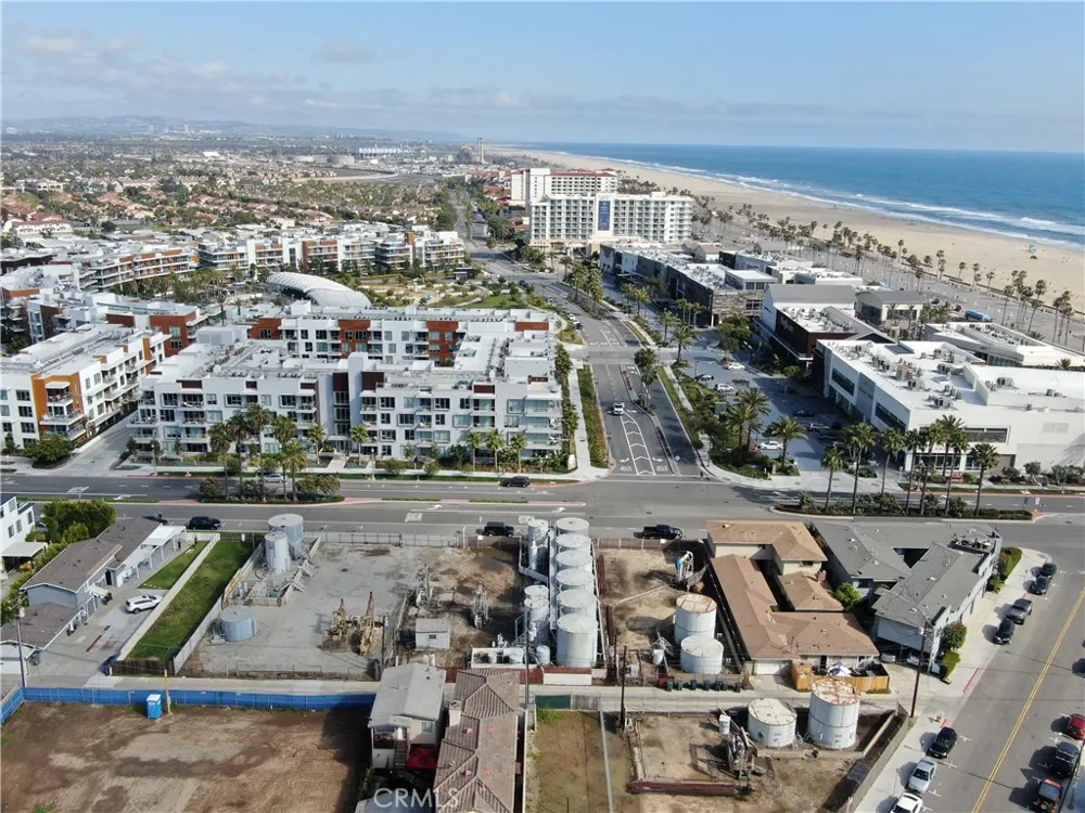 217 1st Huntington Beach, CA 92648