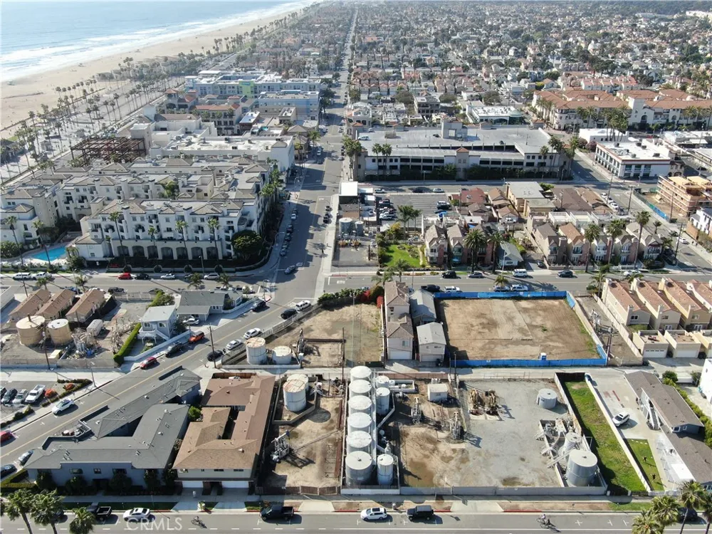 217 1st Huntington Beach, CA 92648