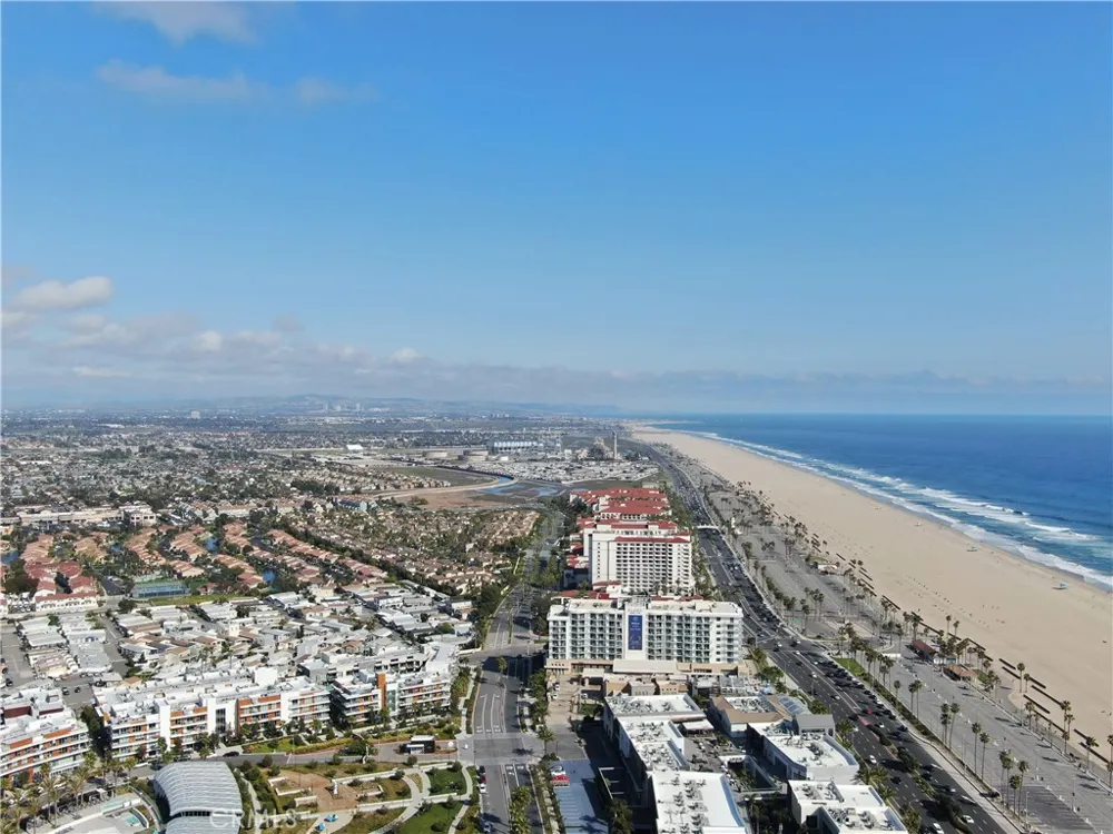 217 1st Huntington Beach, CA 92648