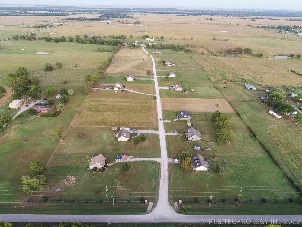 398300 W 3230 DRIVE Ramona, OK 74061
