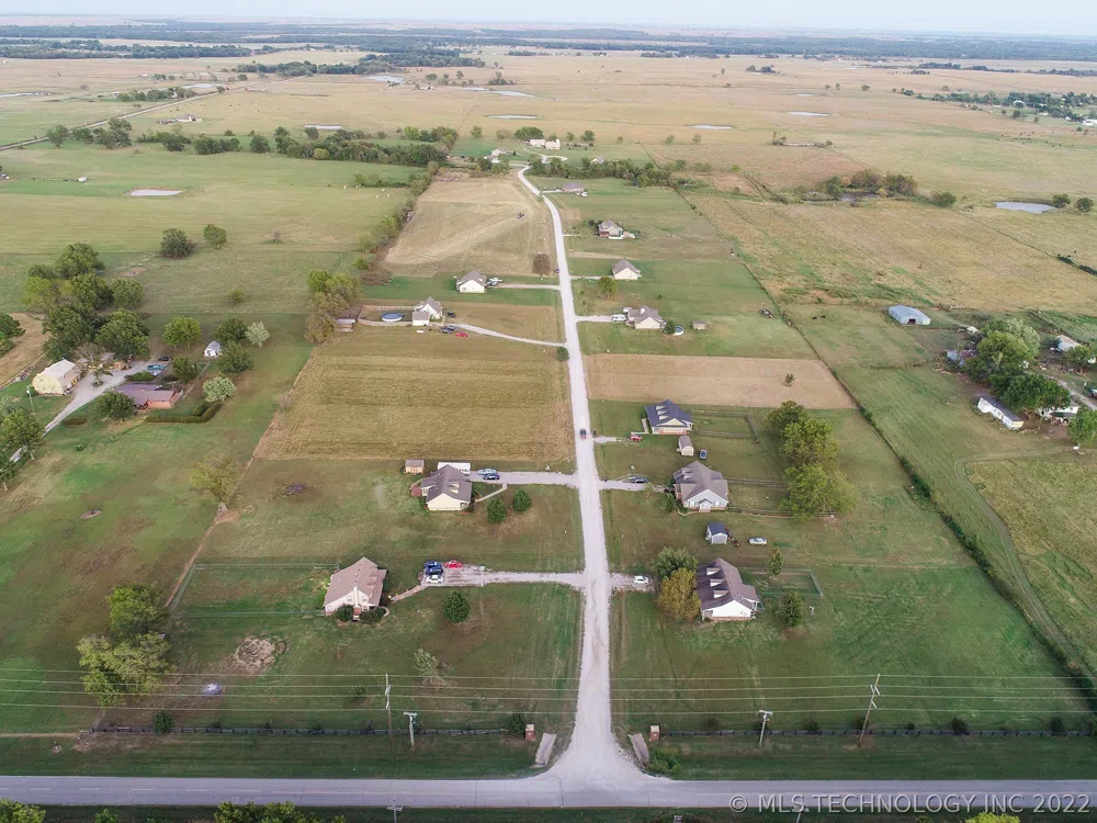 398300 W 3230 DRIVE Ramona, OK 74061