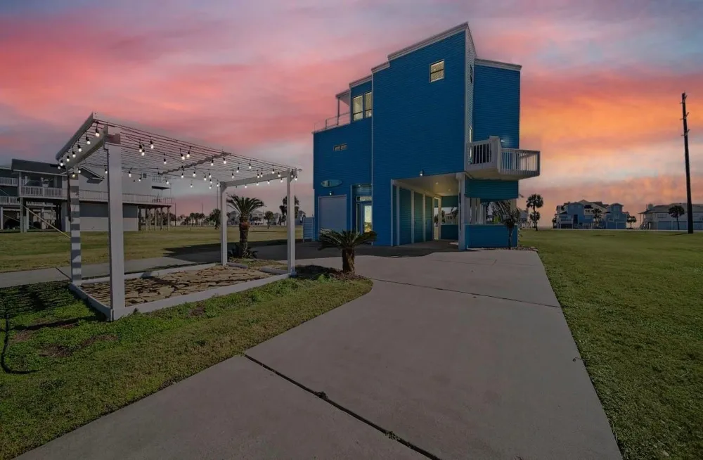 18511 Shaman Drive Galveston, TX 77554