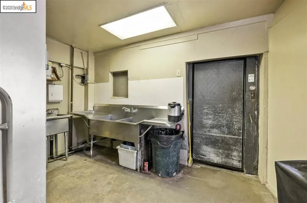 7475 Bancroft Ave Oakland, CA 94605
