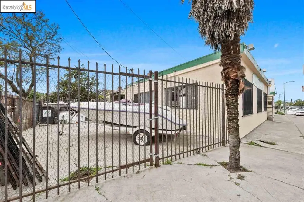 7475 Bancroft Ave Oakland, CA 94605
