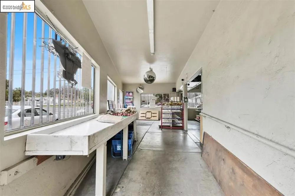 7475 Bancroft Ave Oakland, CA 94605