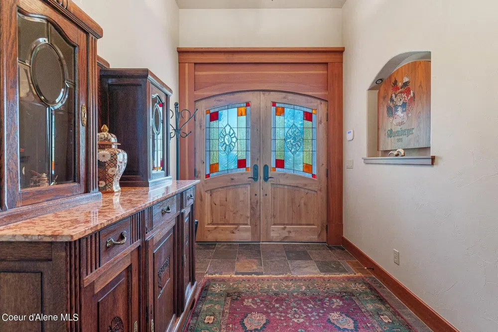 526 Roop Road Cocolalla, ID 83813