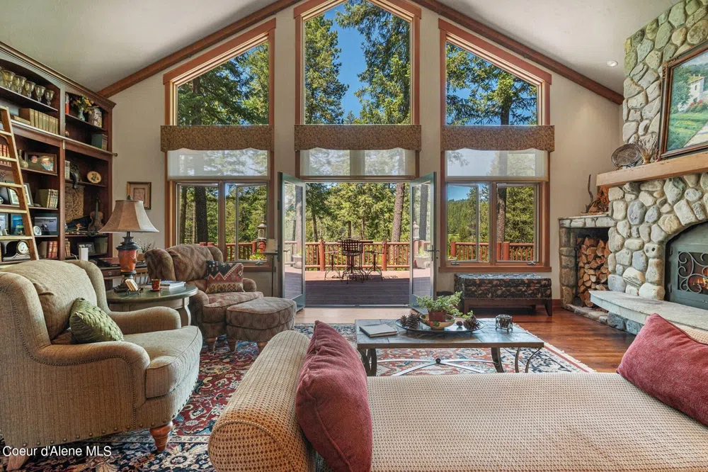 526 Roop Road Cocolalla, ID 83813